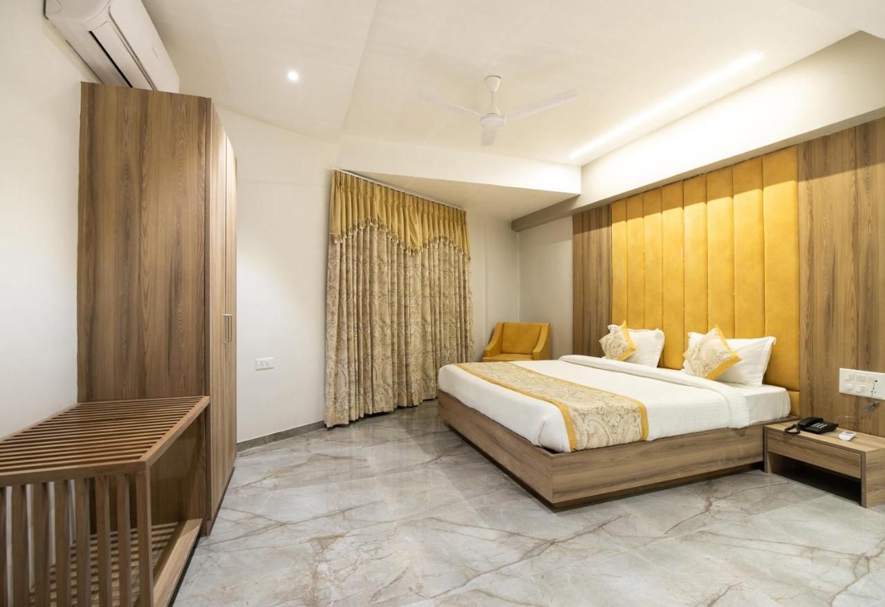 Palette - Hotel Welcome Kadi ภายนอก รูปภาพ