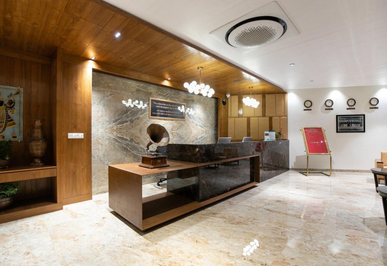 Palette - Hotel Welcome Kadi ภายนอก รูปภาพ