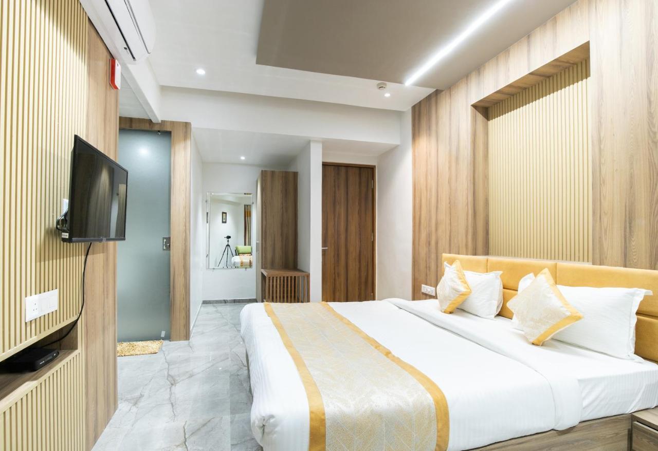 Palette - Hotel Welcome Kadi ภายนอก รูปภาพ