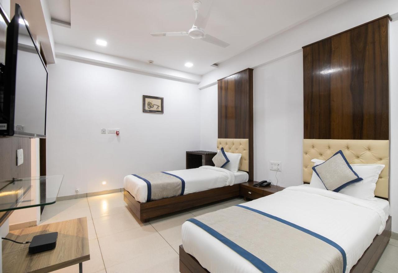 Palette - Hotel Welcome Kadi ภายนอก รูปภาพ