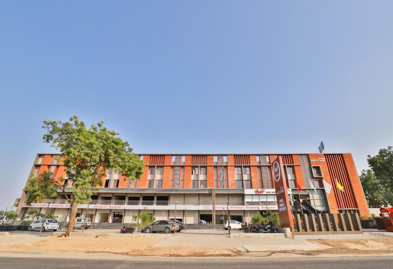 Palette - Hotel Welcome Kadi ภายนอก รูปภาพ