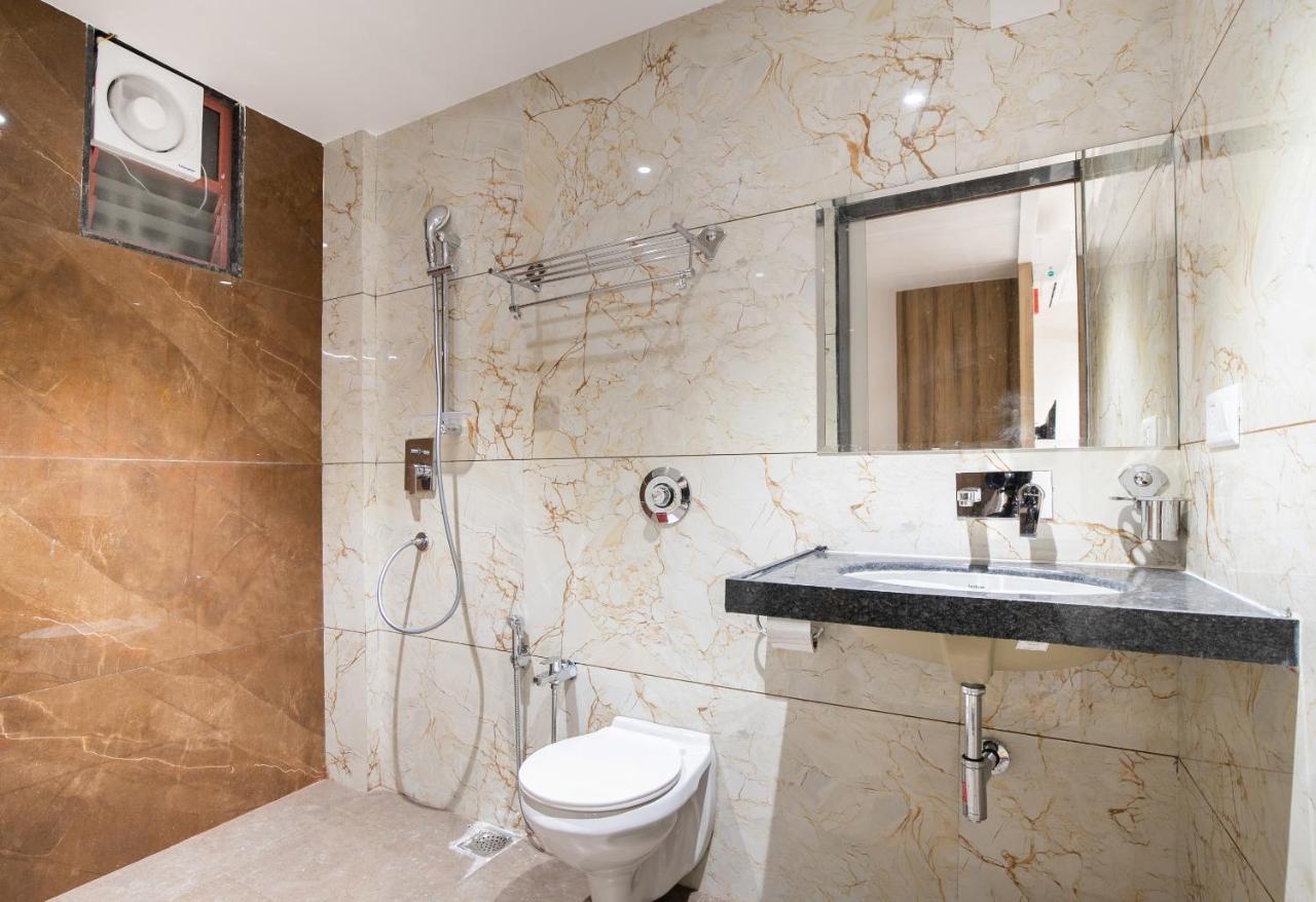 Palette - Hotel Welcome Kadi ภายนอก รูปภาพ