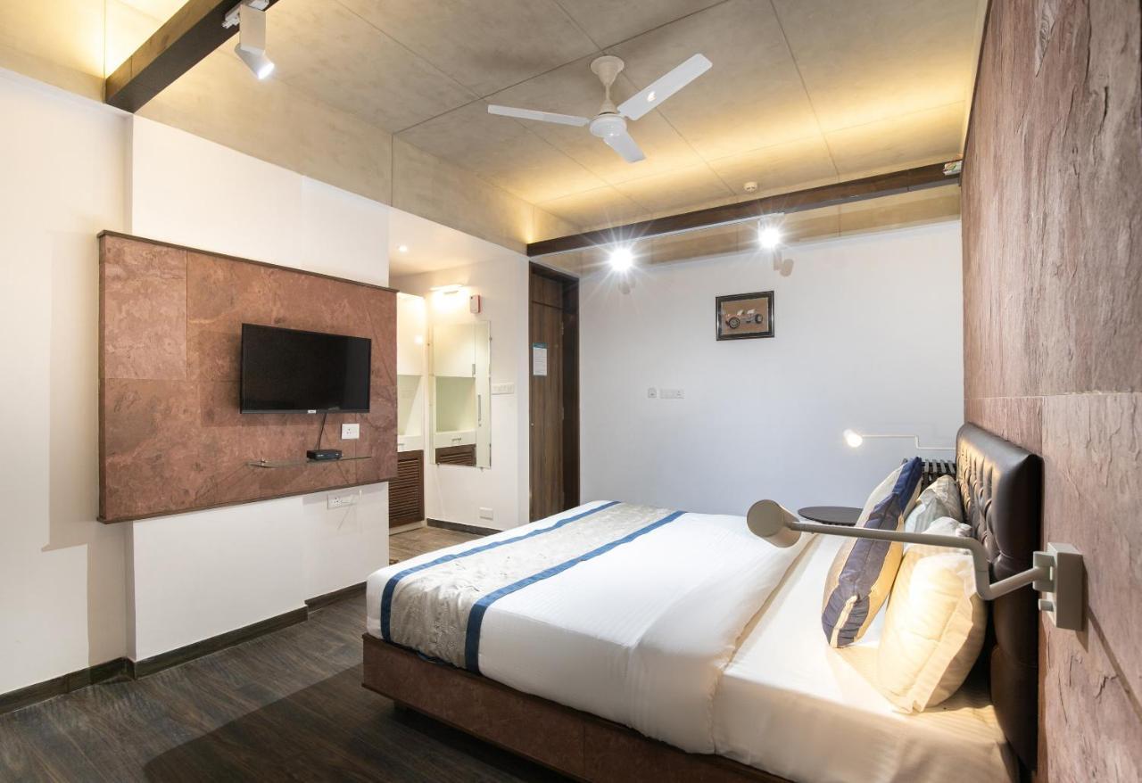 Palette - Hotel Welcome Kadi ภายนอก รูปภาพ
