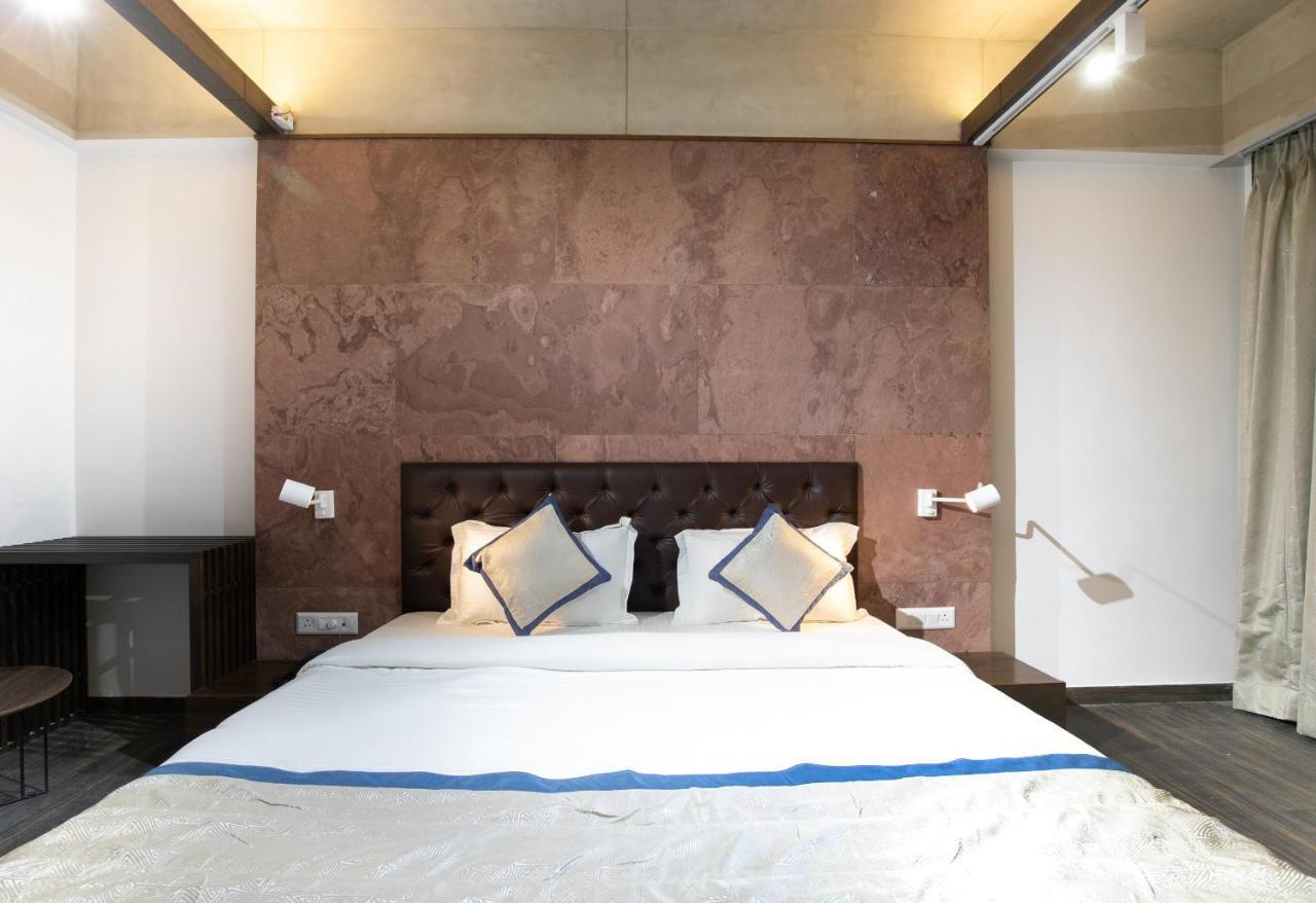 Palette - Hotel Welcome Kadi ภายนอก รูปภาพ