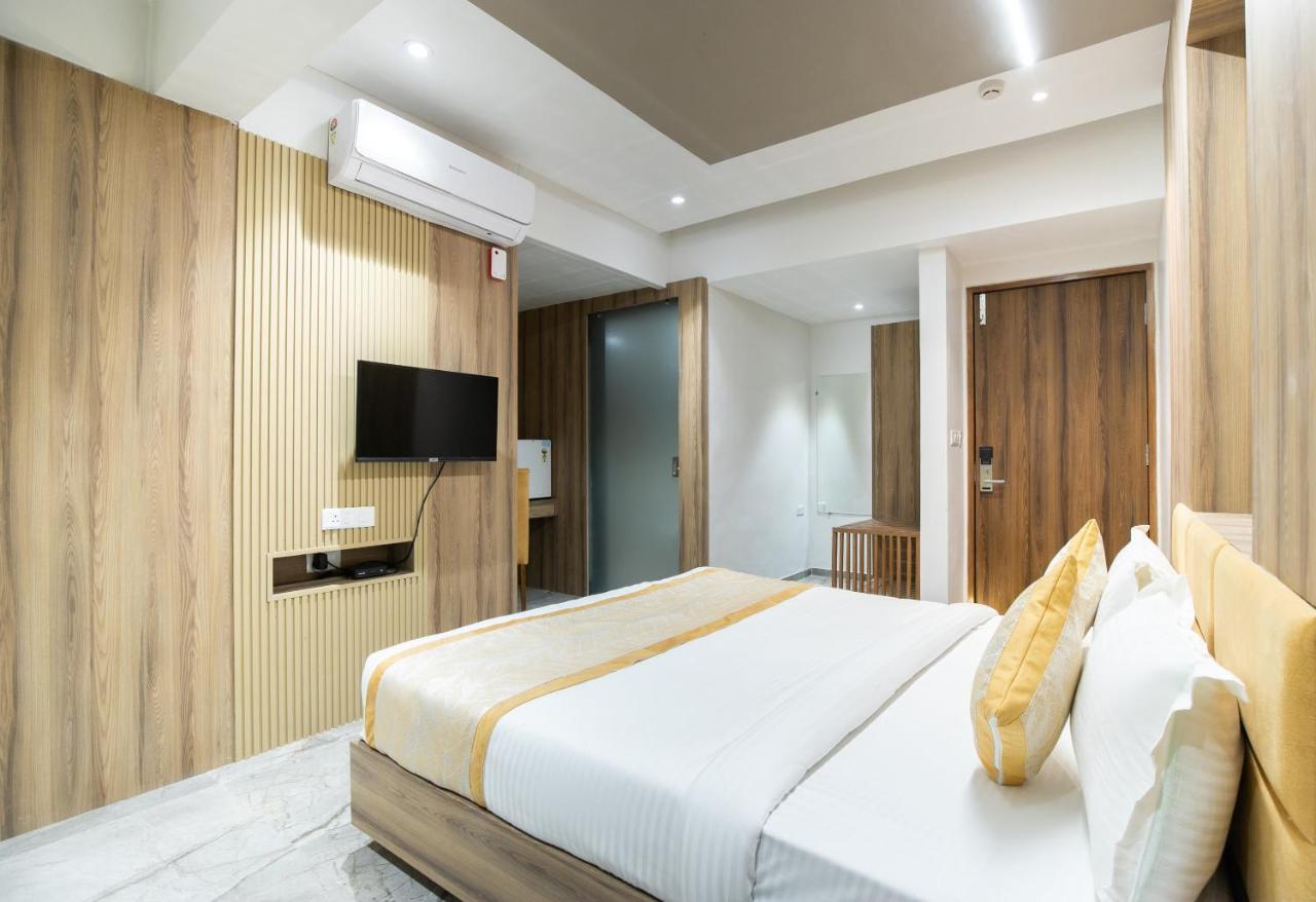 Palette - Hotel Welcome Kadi ภายนอก รูปภาพ